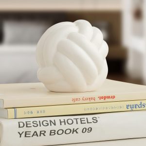 Small Ceramic Knot Decor, Chain Link Decor, Coffee Table Decor, Book Shelf Decor, Entry Table Decor, Aesthetic Minimalist Decorative Objects for Modern Home Living Room, Desk Decor for Office (White)